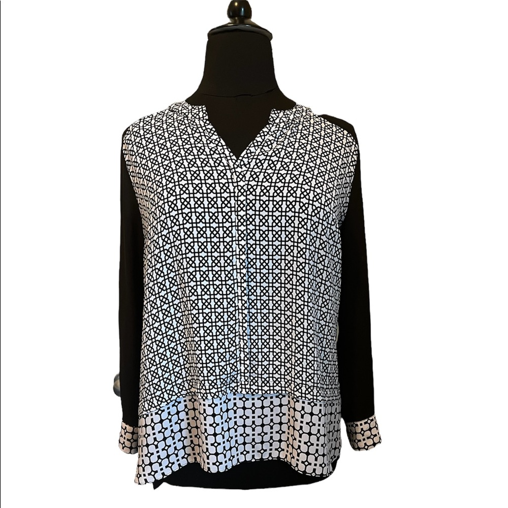 💰 Cato Women’s Black and White Blouse